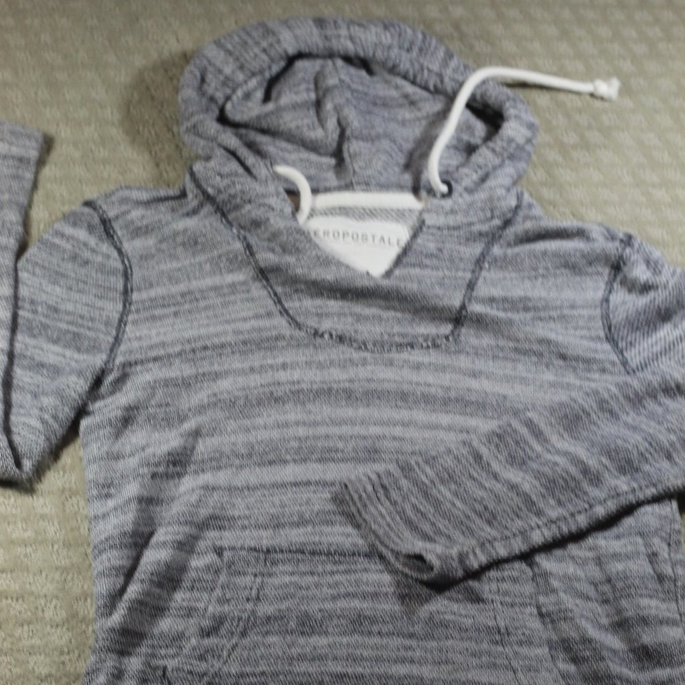 Aeropostale Size M Textured Black & White Hoodie